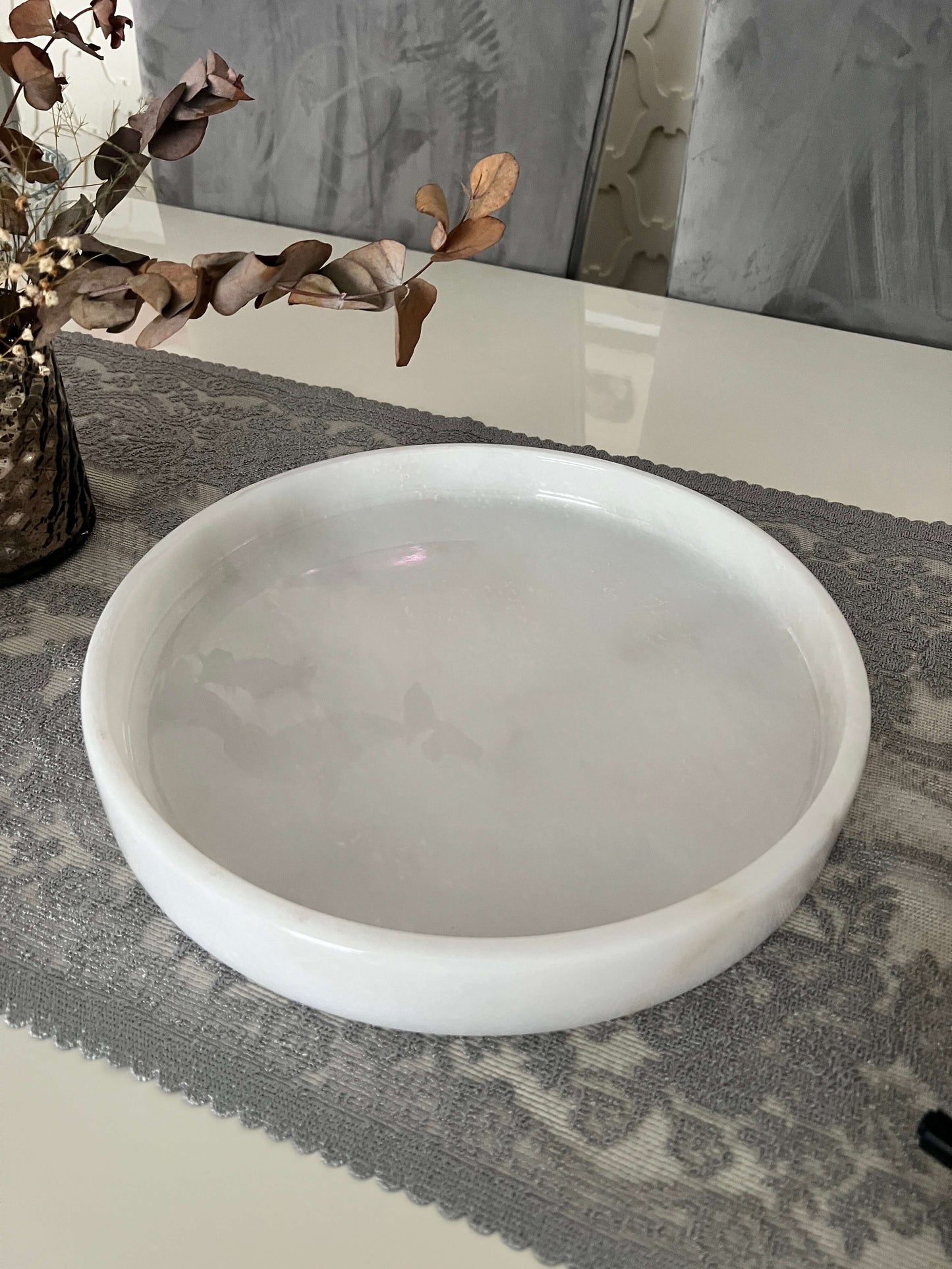 White Alabaster Round Tray - Luxe Marble Accent Piece for Vanity, Serving, and Organizational Elegance